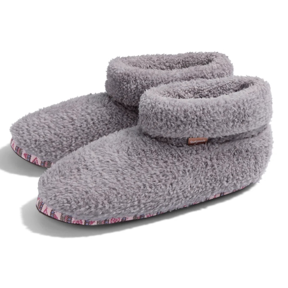 Women’s Equinox‎ Clouds Slippers Azalea NWT Size 6-7